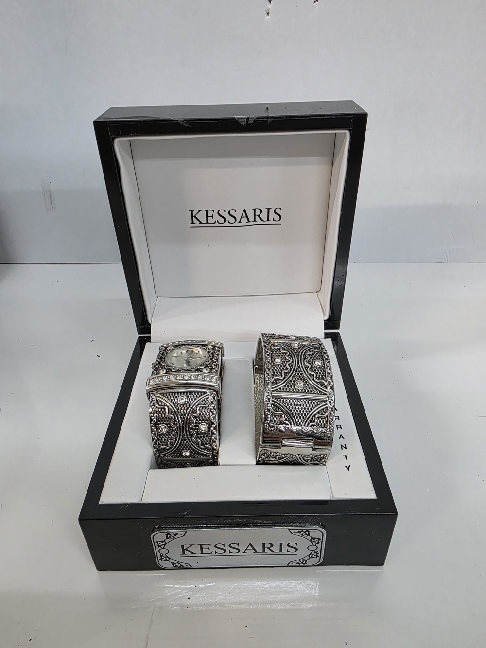 Elegant Kessaris Watch & Bracelet Set